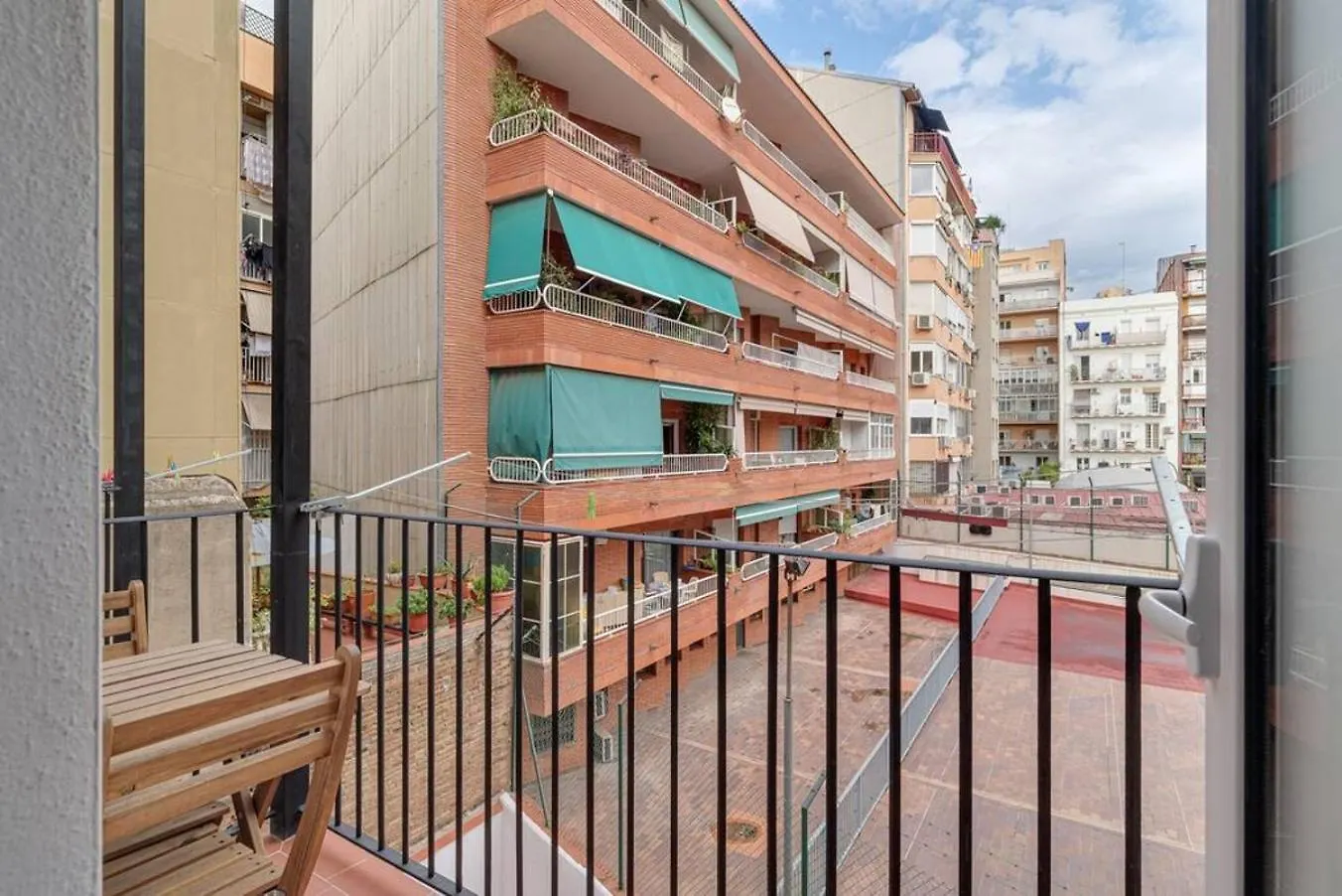 Live Like A Local In Eixample Lejlighed Barcelona