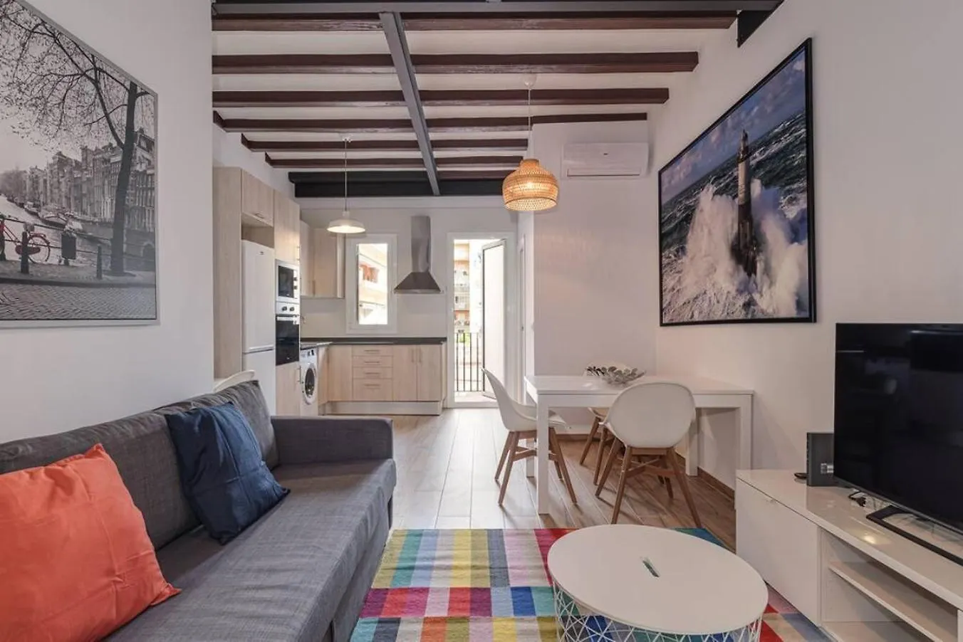Live Like A Local In Eixample Lejlighed Barcelona