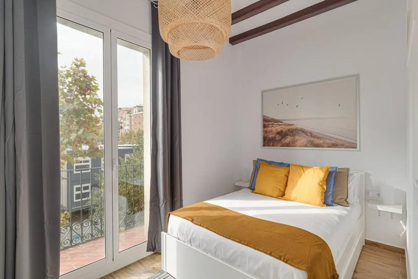 Live Like A Local In Eixample Lejlighed Barcelona Spanien